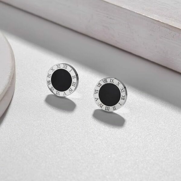 Boucles d’oreilles noires et argent romain
