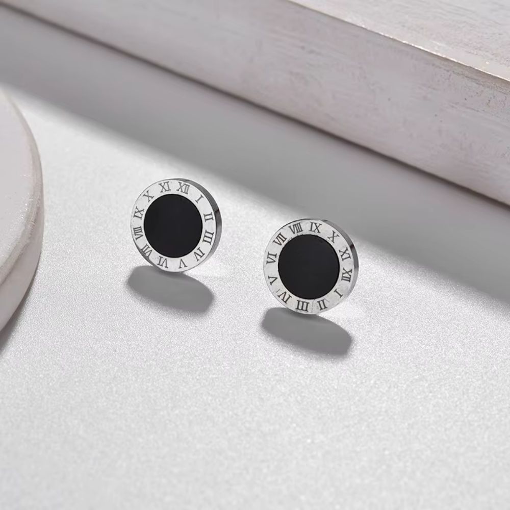 Boucles d’oreilles noires et argent romain