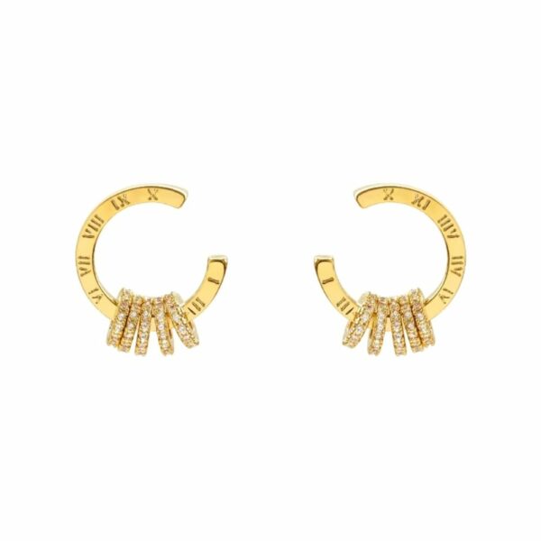 Boucles d’oreilles demi-cercles dorés avec pendants de cristaux