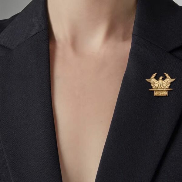 Broche aigle romain doré SPQR
