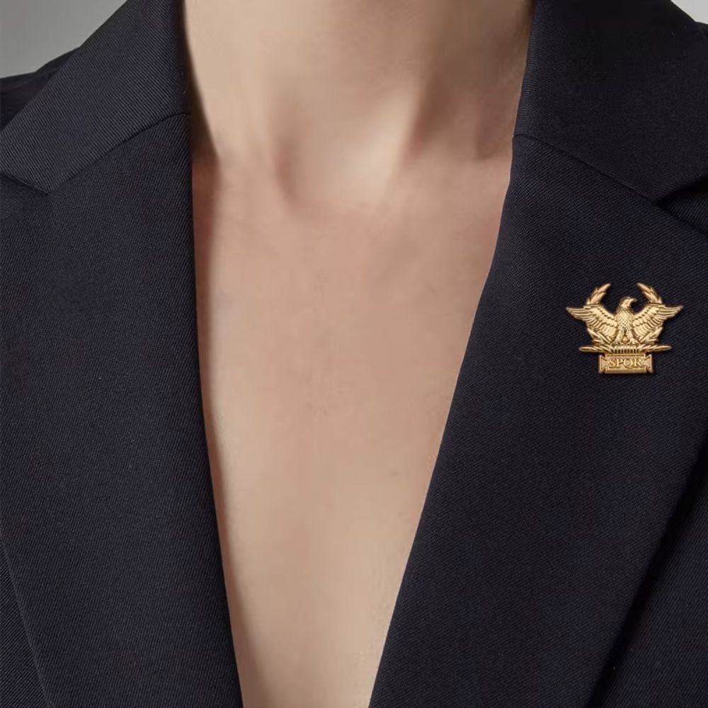 Broche aigle romain doré SPQR – Image 4