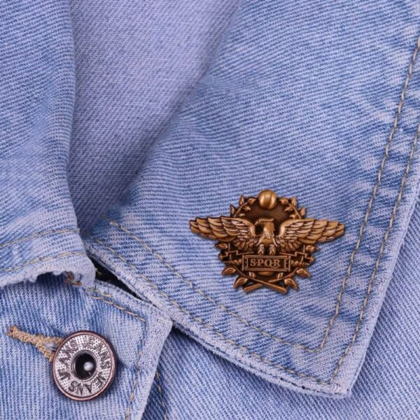 Broche impériale SPQR avec couronne et enseignes