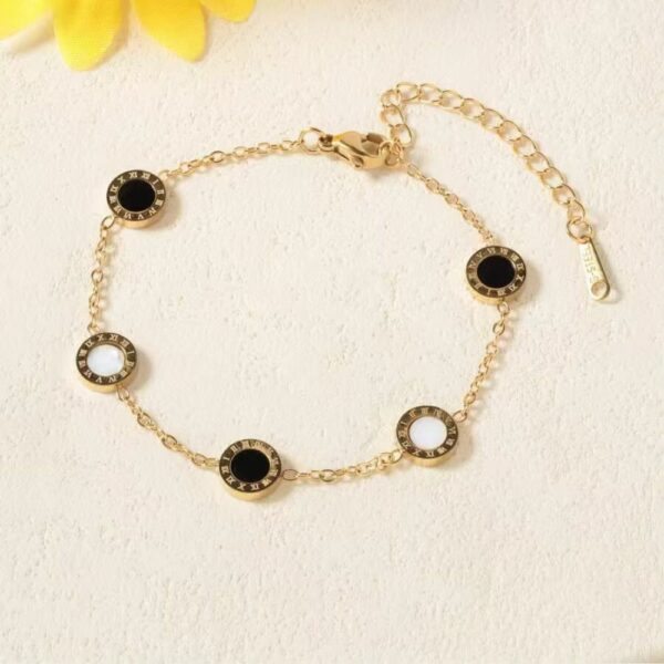 Bracelet romain noir et blanc