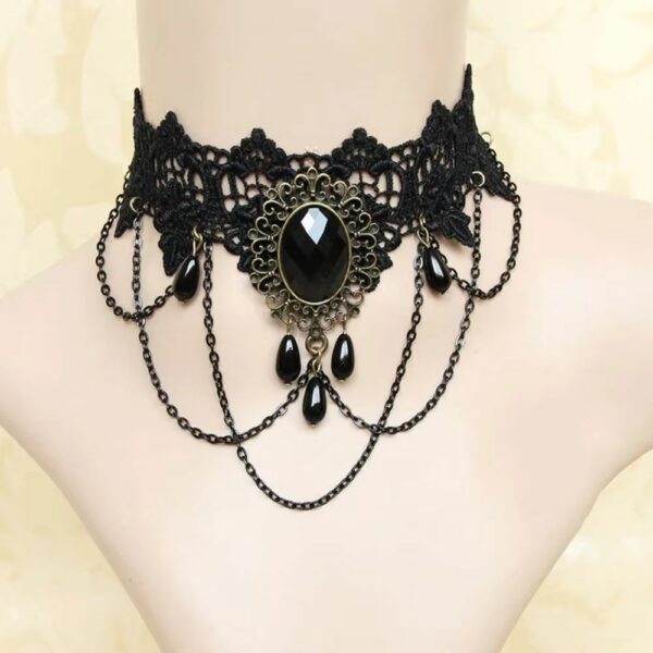 Collier antique chaîne et pierre noire