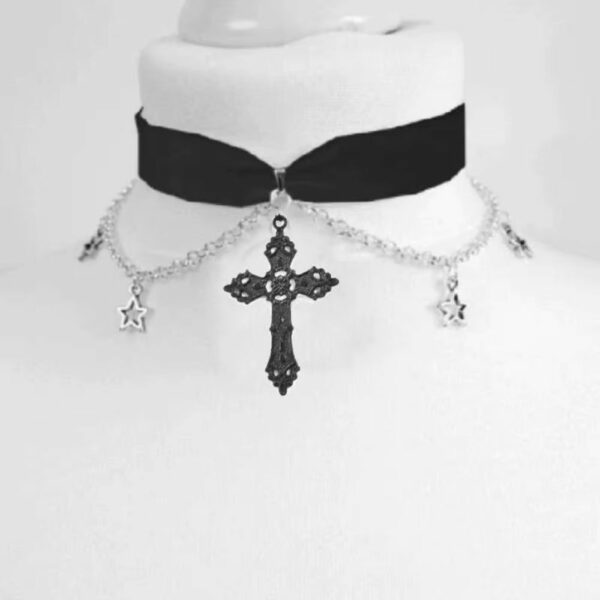 Choker croix noire antique