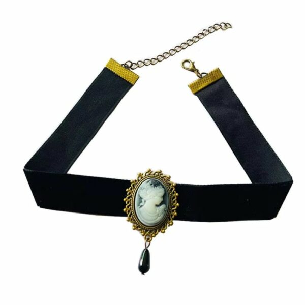 Collier camée romain noir et doré