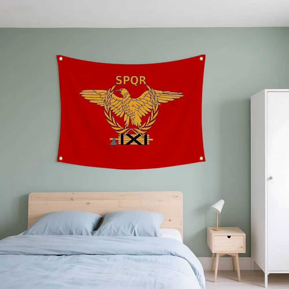 Bannière romaine rouge SPQR avec aigle et faisceaux – Image 1