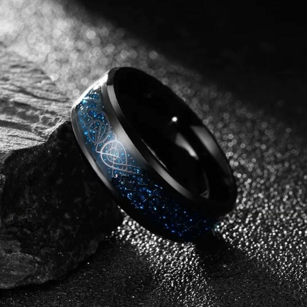 Bague noire motifs celtiques