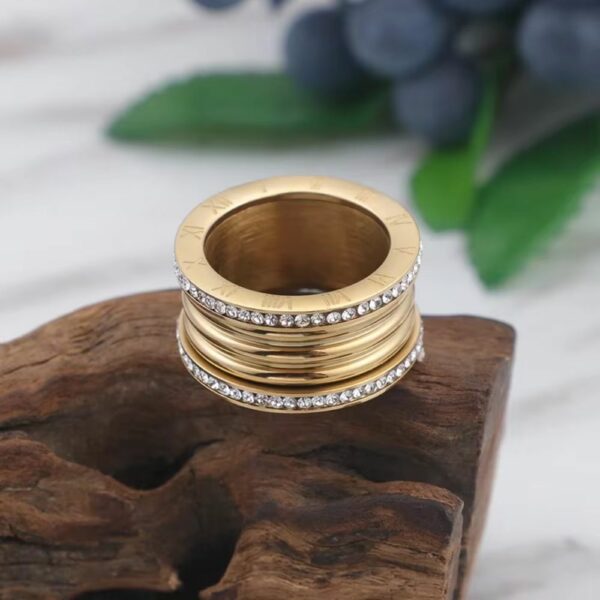 Bague romaine dorée luxe